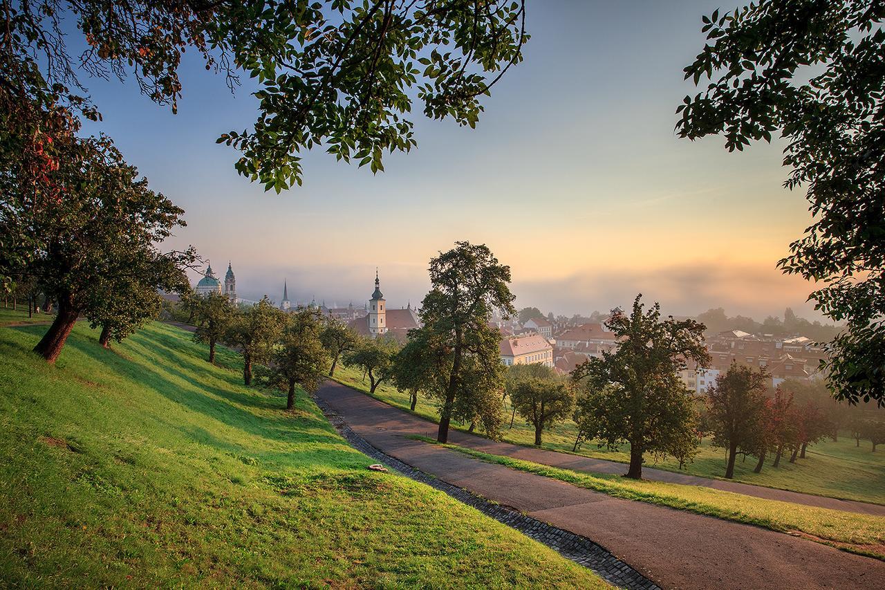 Prague Days - Luxurious Apartments Lesser Town Luaran gambar